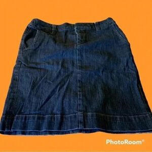 Eddie Bauer Ladies dark blue Jean Skirt size 6
